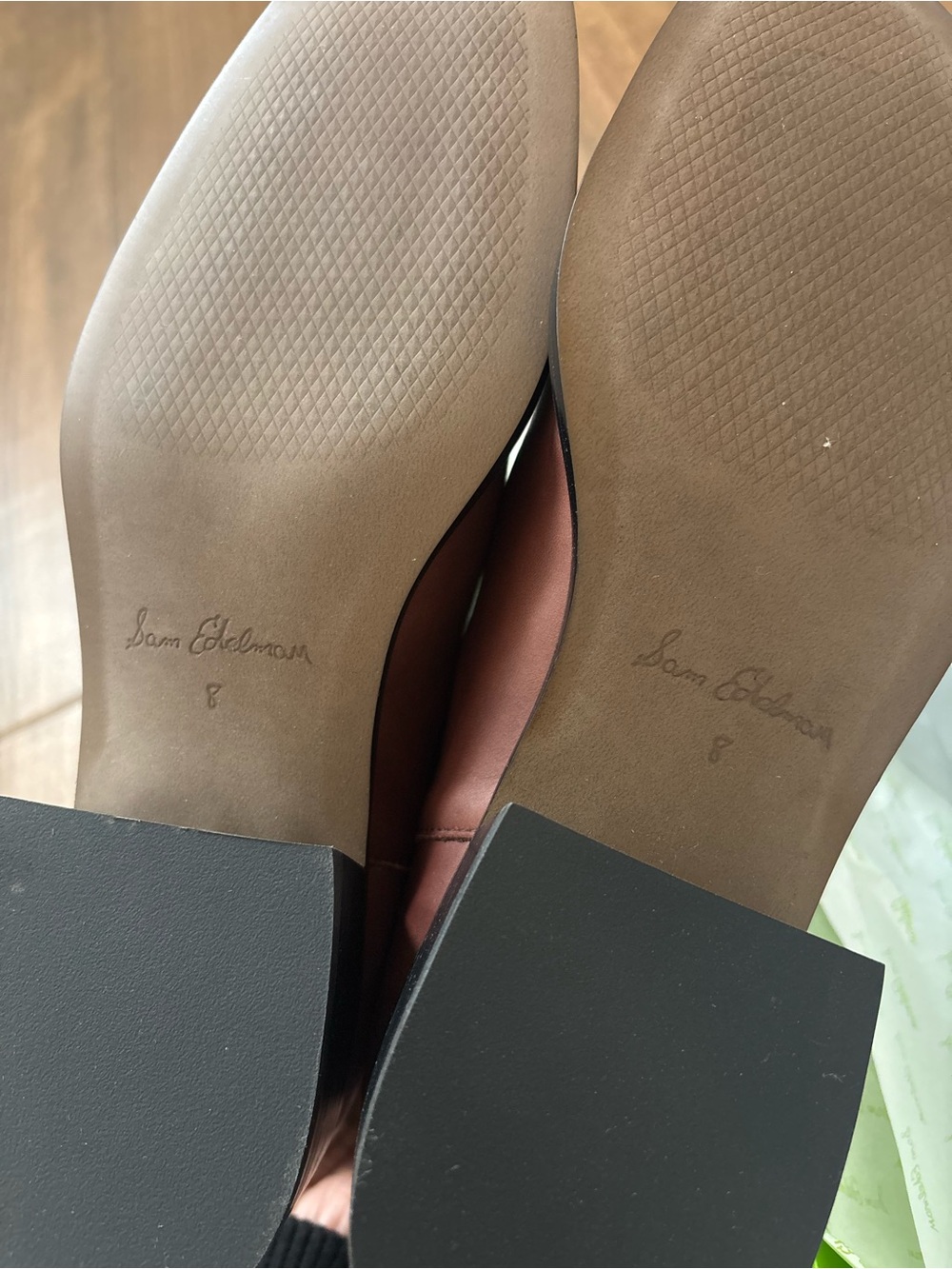 Sam Edelman Thelma Chelsea boots feature a sleek, modern square toe. - Picture 8 of 13